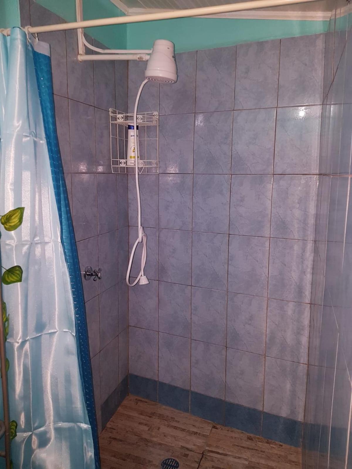 Salz Cozy Inn Roseau Esterno foto