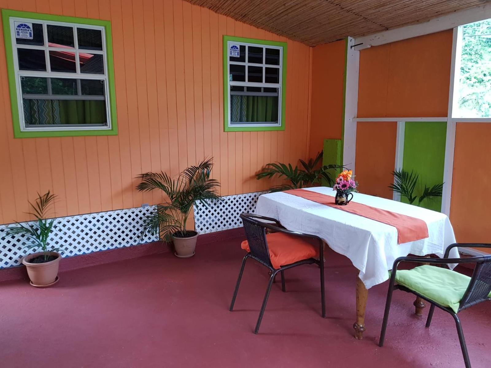 Salz Cozy Inn Roseau Esterno foto